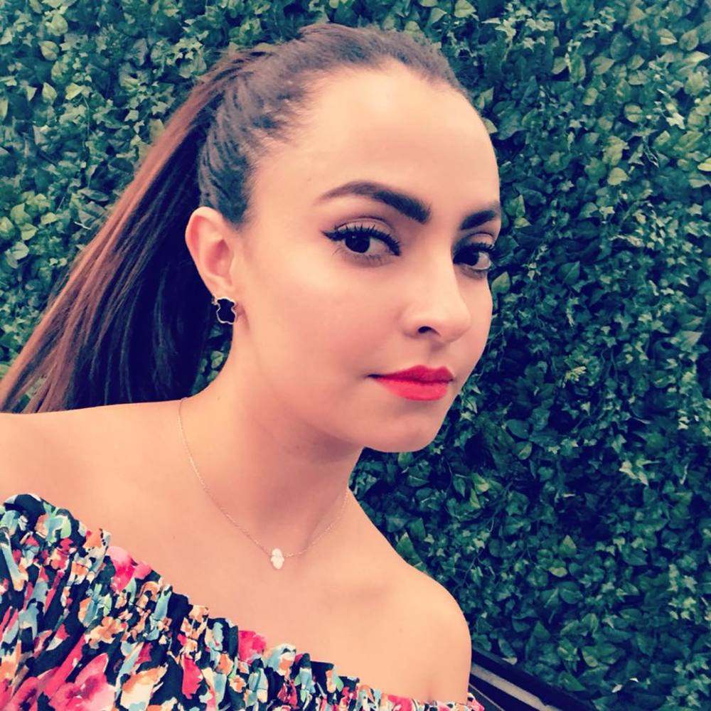 Meet your Posher, Oly